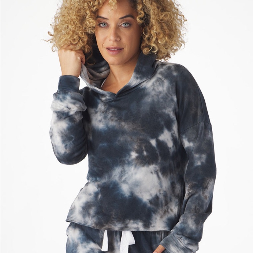⭐️ GLYDER Dark Blue & White Tie Dye Hoodie